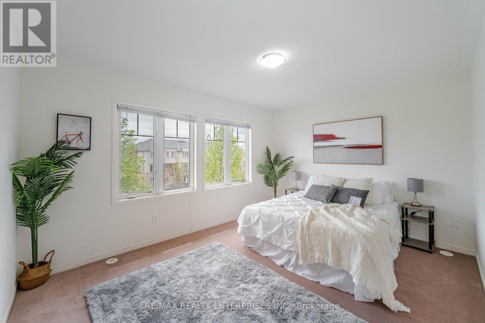 Photo 4 of 3 4 3375 Thomas Street, Mississauga ON