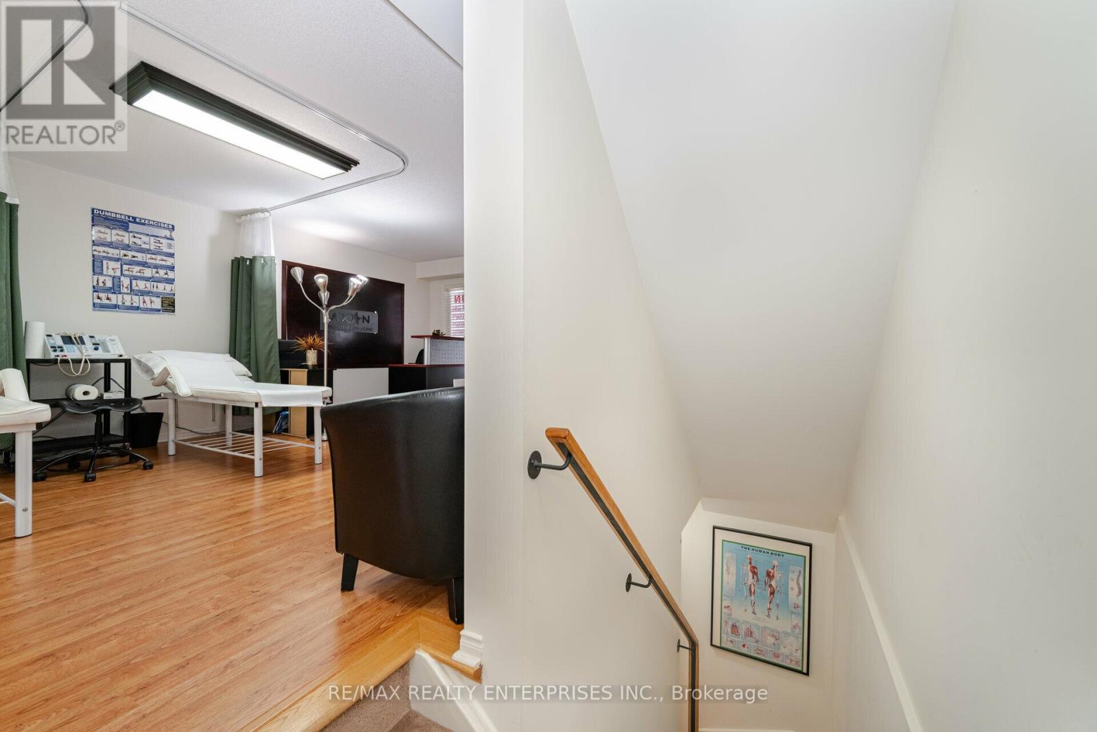 Photo 12 of 3 4 3375 Thomas Street, Mississauga ON