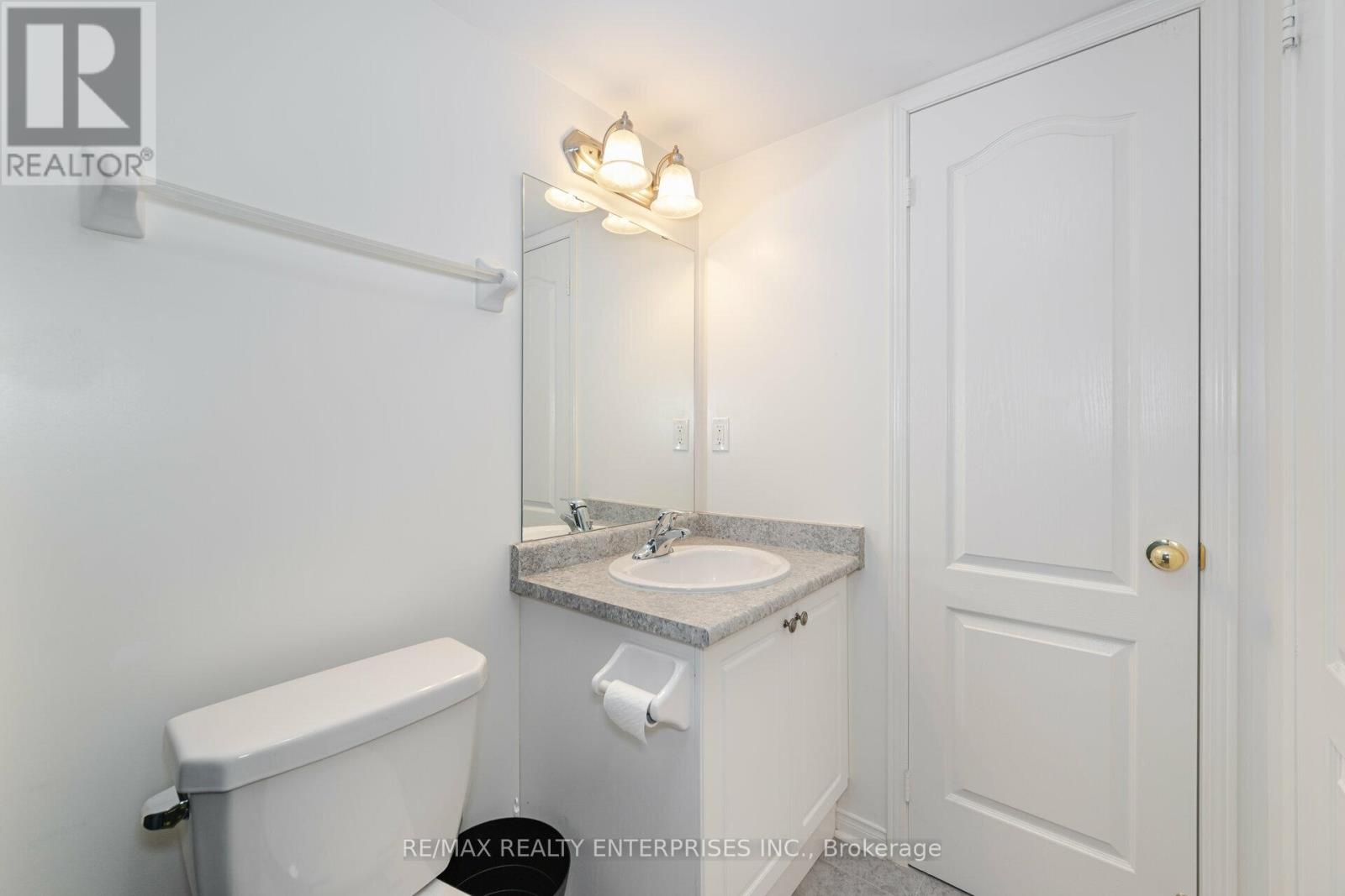 Photo 13 of 3 4 3375 Thomas Street, Mississauga ON