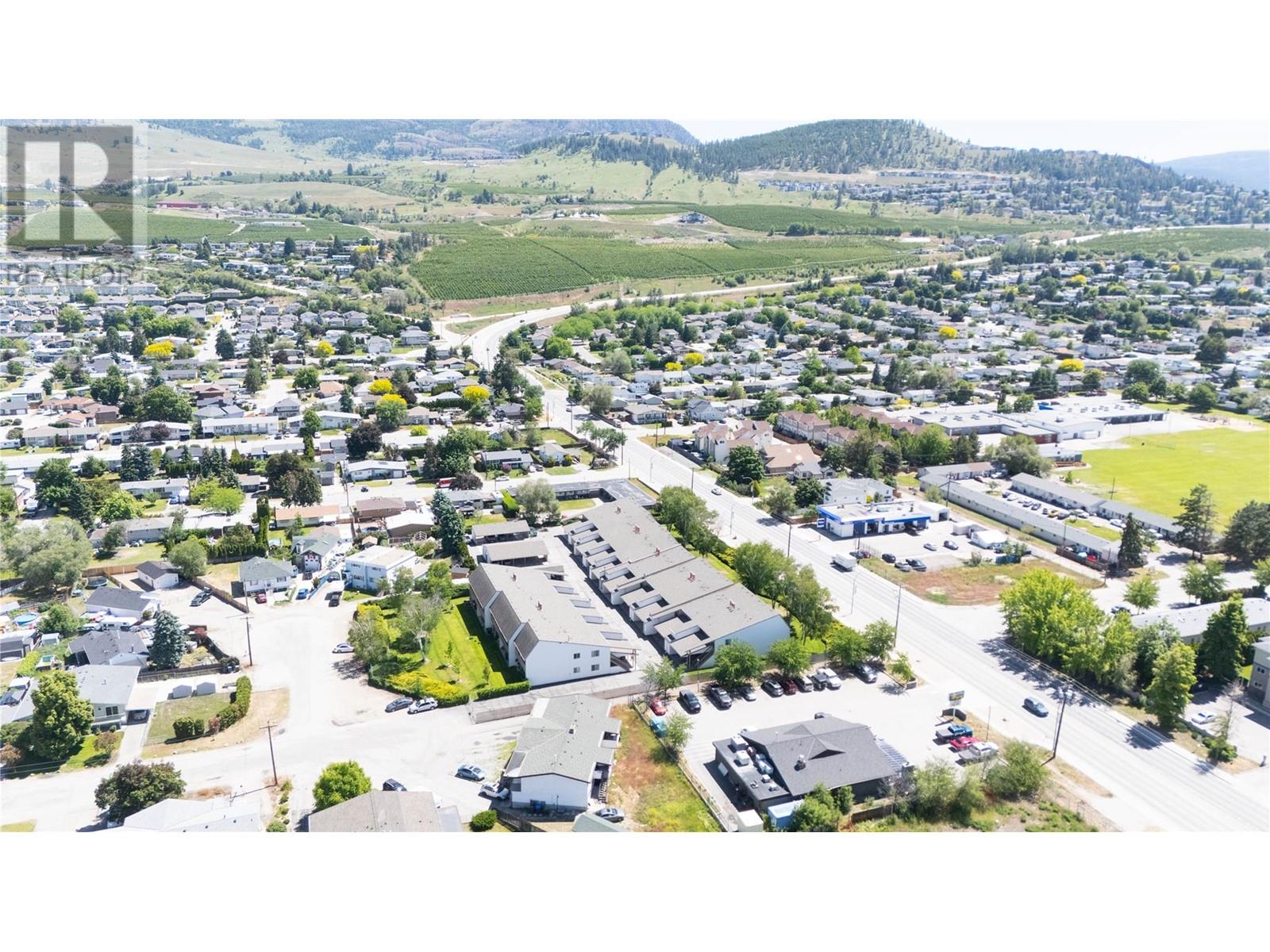 207 290 33 E Highway, Kelowna