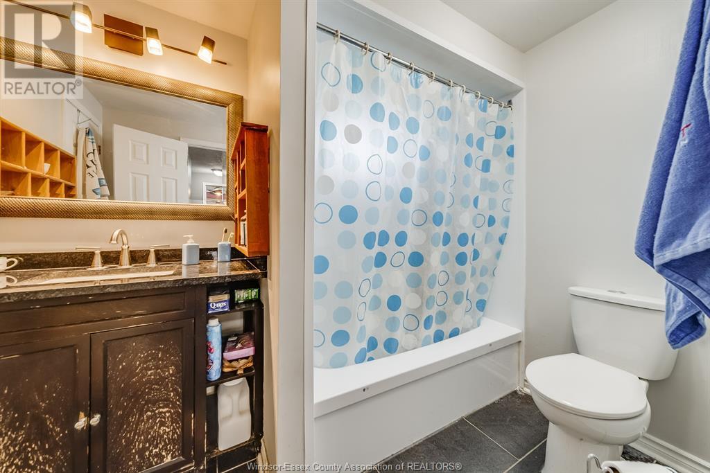 Photo 36 of 8060 Molnar Crescent, Windsor ON
