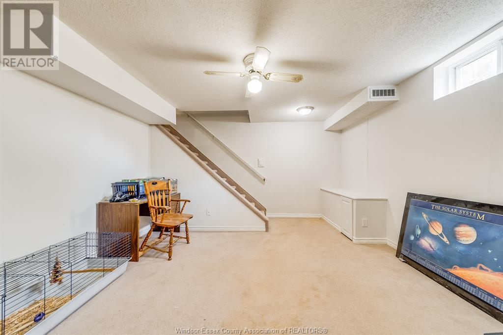Photo 32 of 8060 Molnar Crescent, Windsor ON