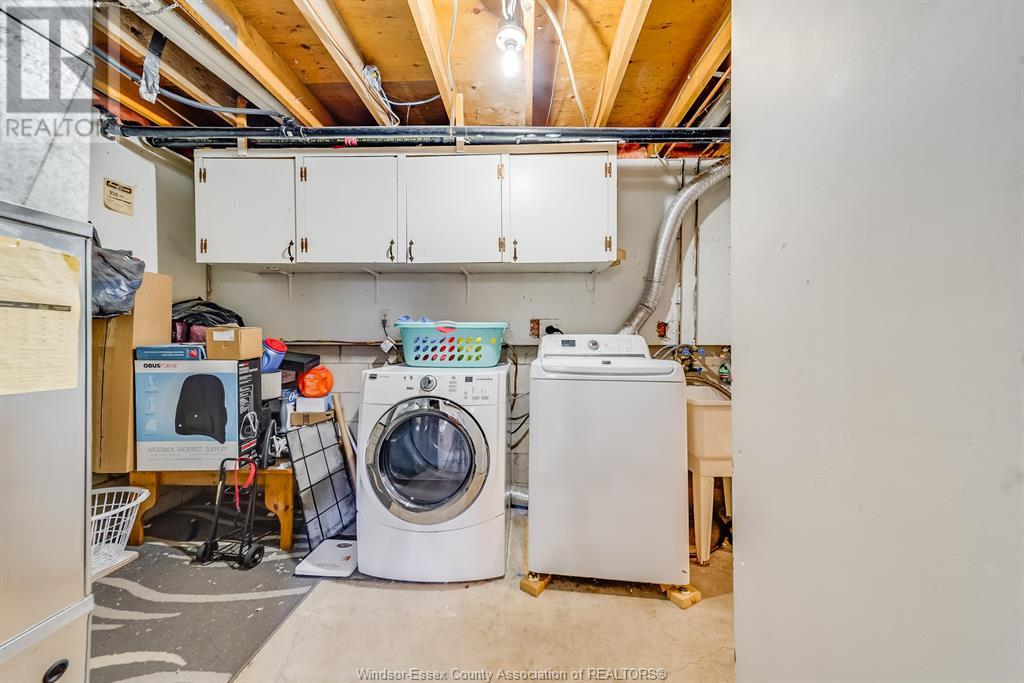 Photo 16 of 8060 Molnar Crescent, Windsor ON
