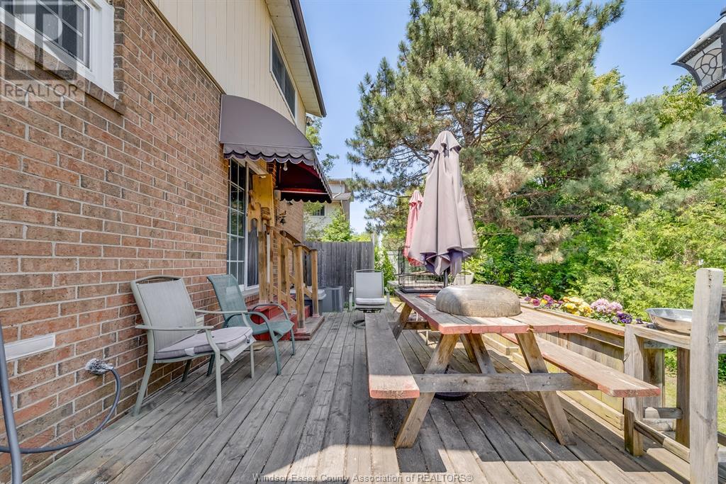 Photo 11 of 8060 Molnar Crescent, Windsor ON