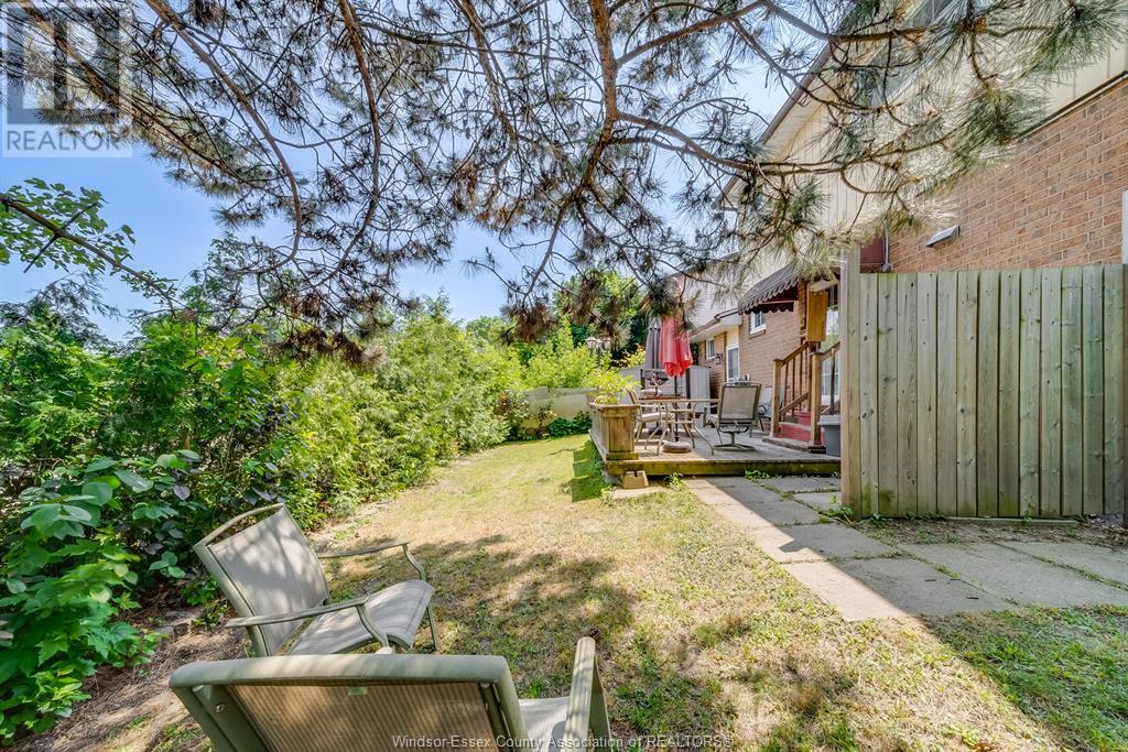 Photo 2 of 8060 Molnar Crescent, Windsor ON