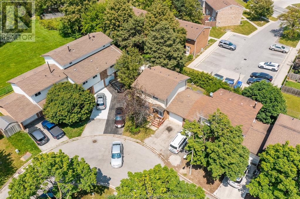 Photo 26 of 8060 Molnar Crescent, Windsor ON