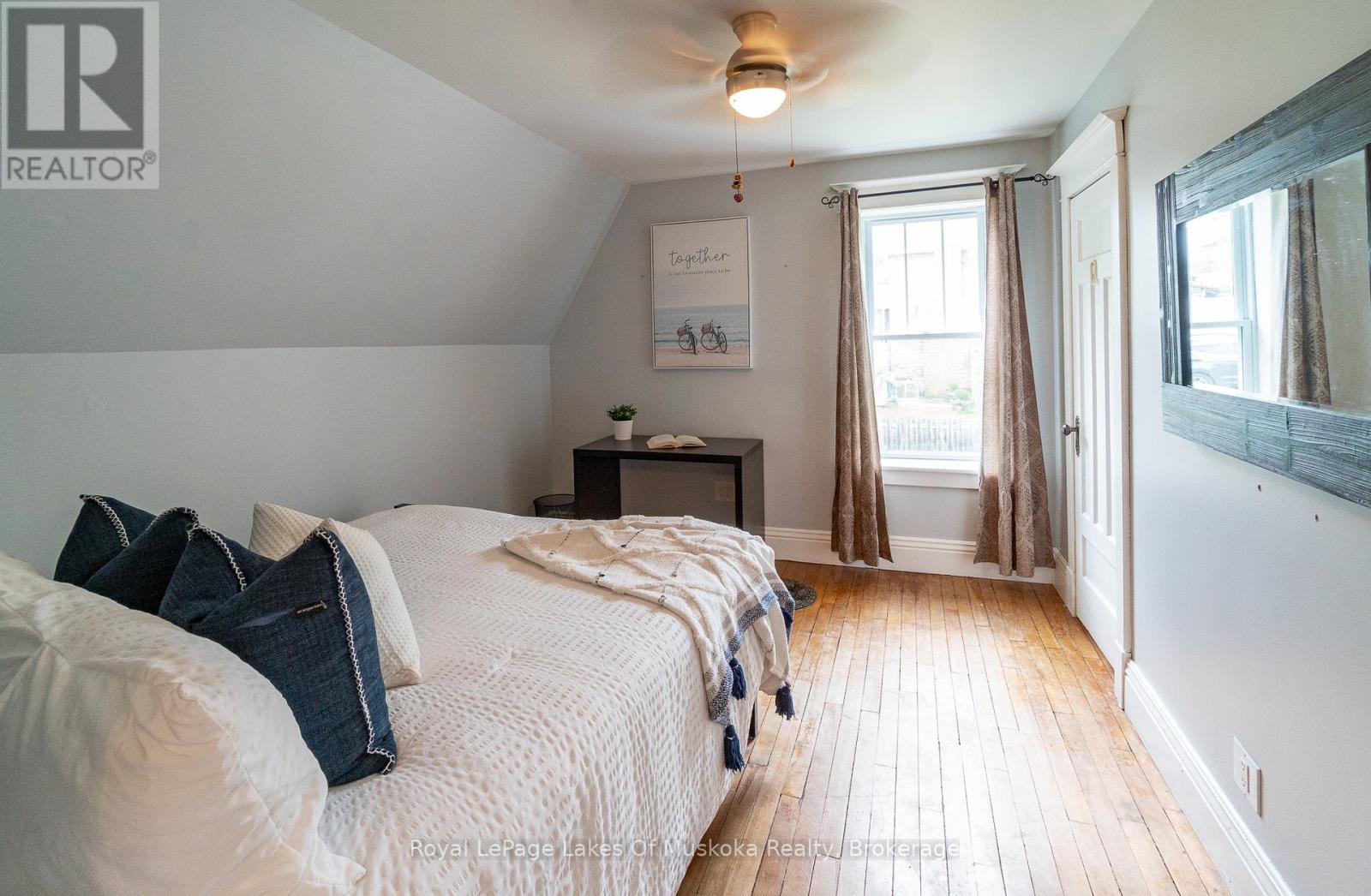 Photo 27 of 15 Lorne Street S, Huntsville ON