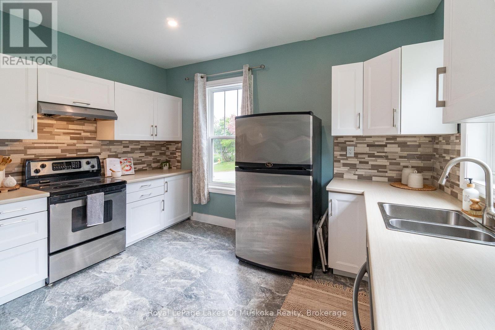 Photo 21 of 15 Lorne Street S, Huntsville ON