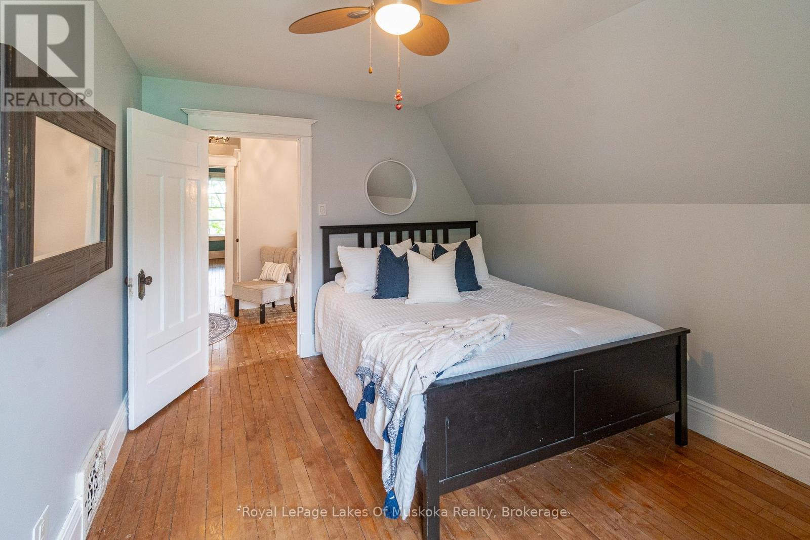 Photo 28 of 15 Lorne Street S, Huntsville ON