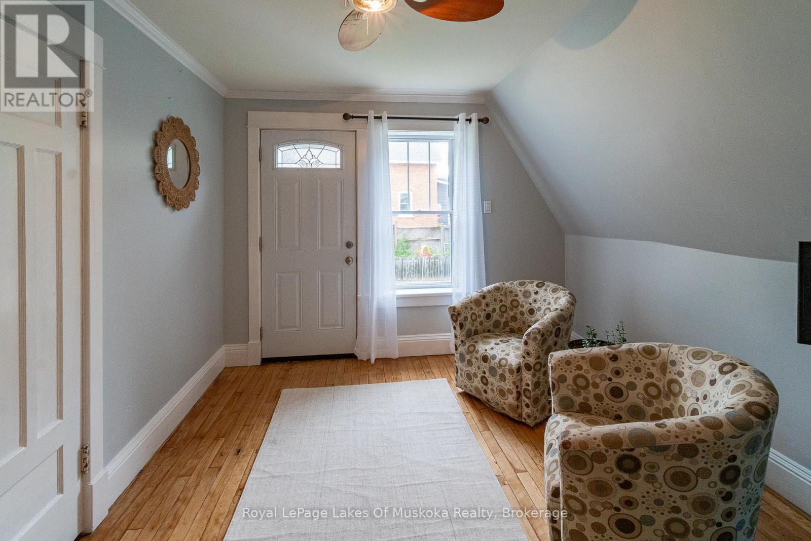 Photo 31 of 15 Lorne Street S, Huntsville ON
