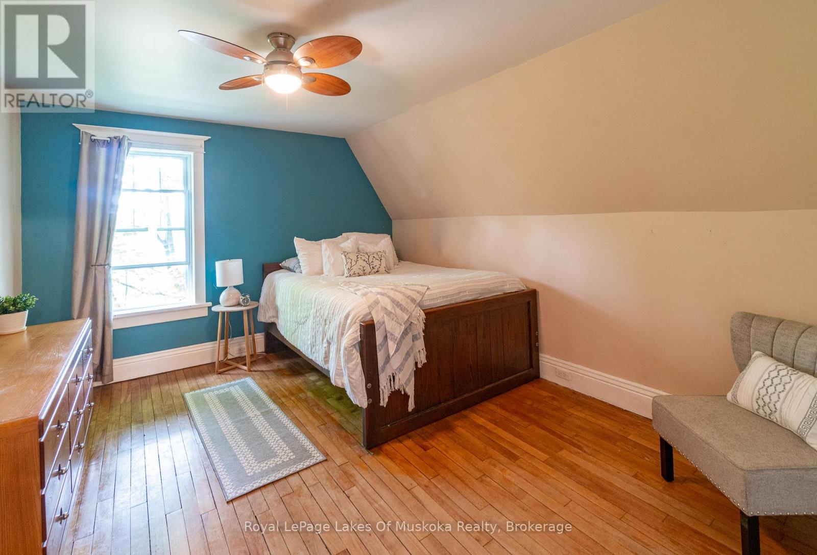 Photo 33 of 15 Lorne Street S, Huntsville ON