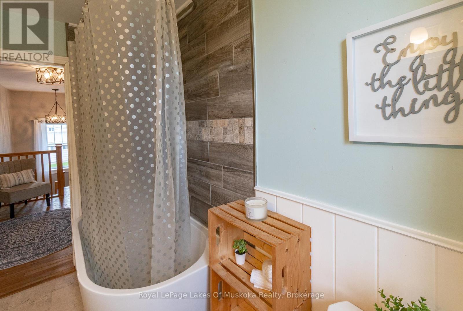 Photo 39 of 15 Lorne Street S, Huntsville ON
