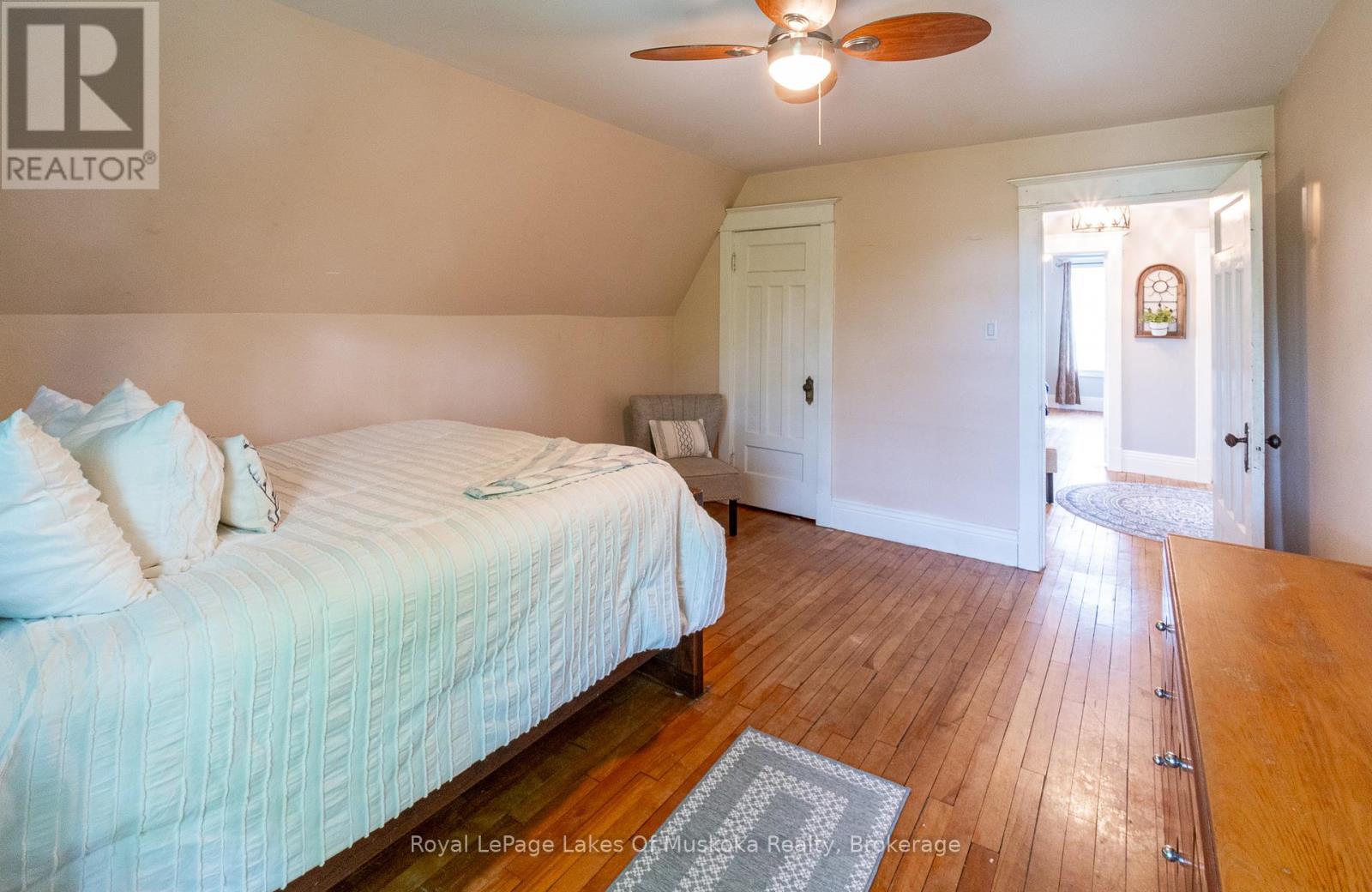 Photo 35 of 15 Lorne Street S, Huntsville ON