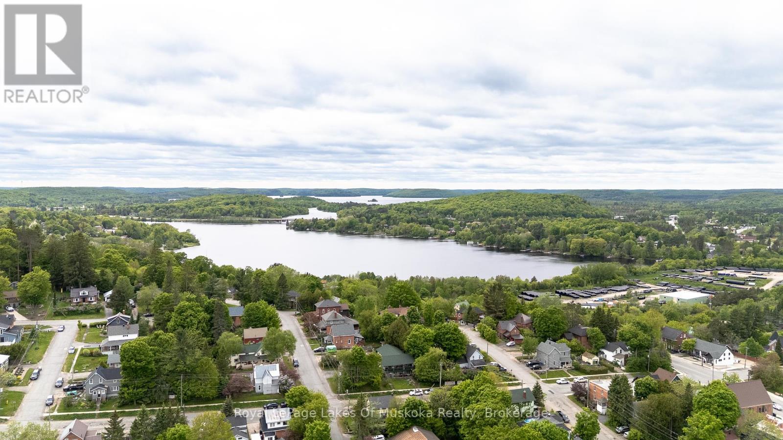 Photo 9 of 15 Lorne Street S, Huntsville ON