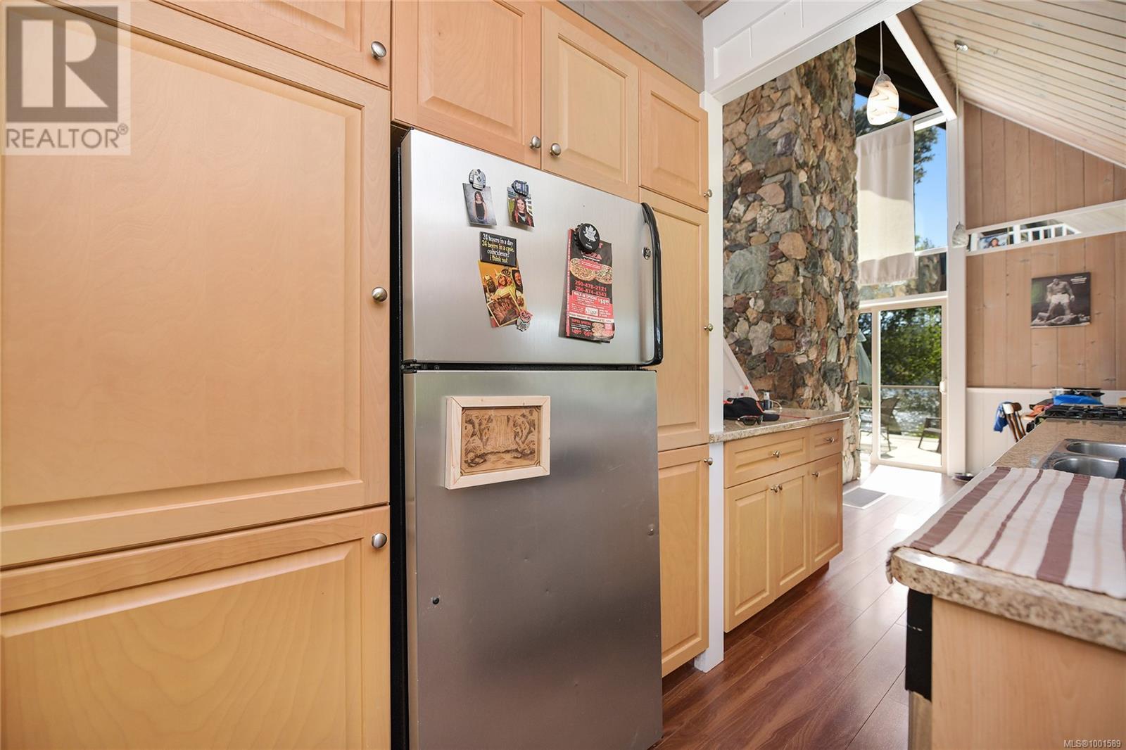 Photo 10 of 2874 Leigh Rd, Langford BC