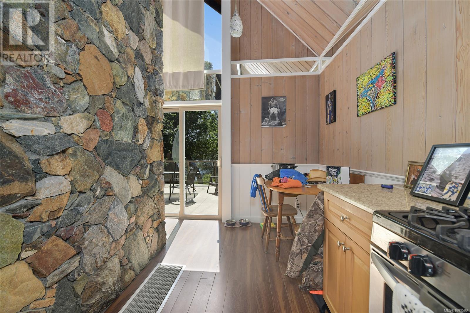 Photo 8 of 2874 Leigh Rd, Langford BC