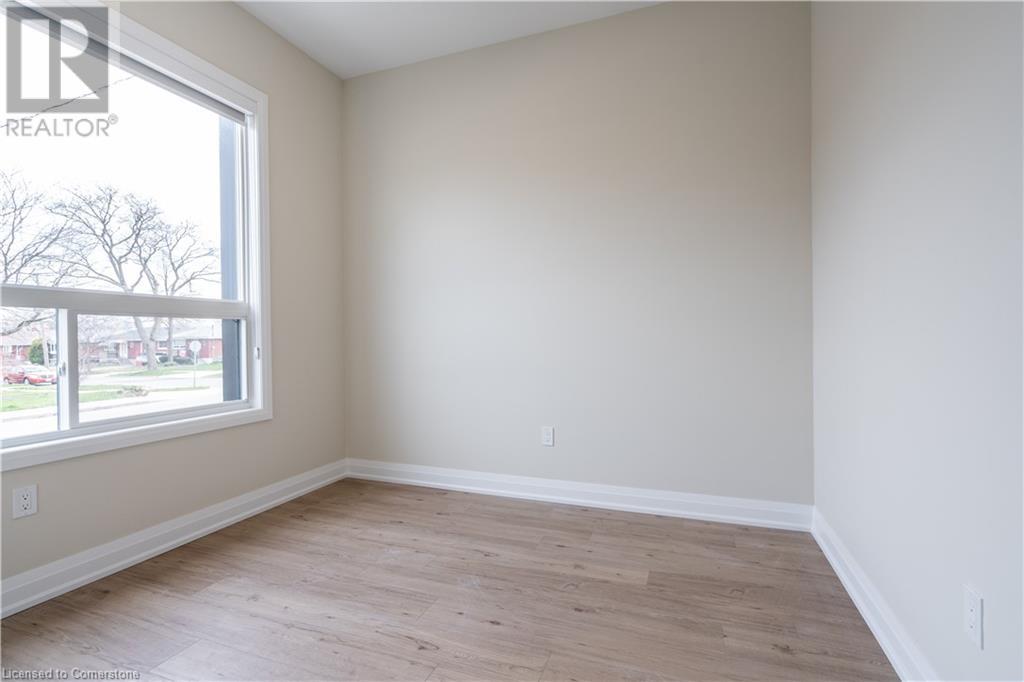 Photo 12 of 732 Eleventh Avenue Unit B, Hamilton ON