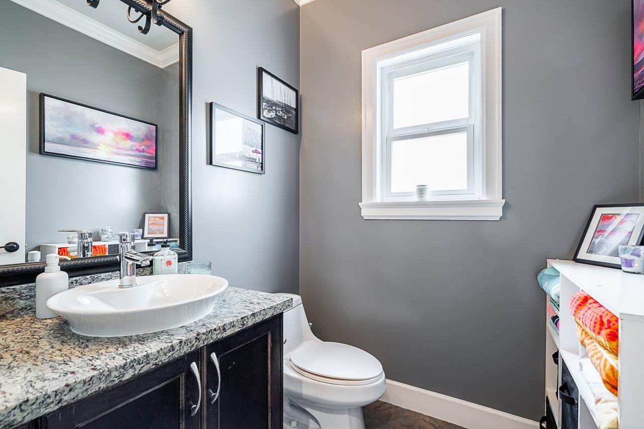 Photo 14 of 19069 72 Avenue, Surrey BC