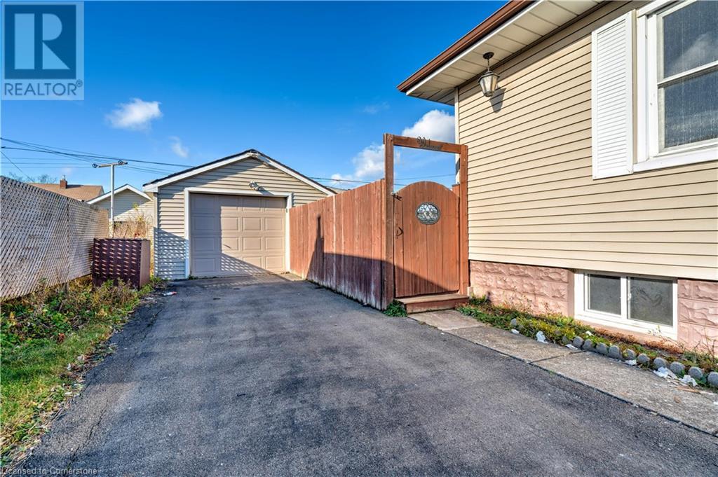 Photo 19 of 662 Harriet Street, Welland ON