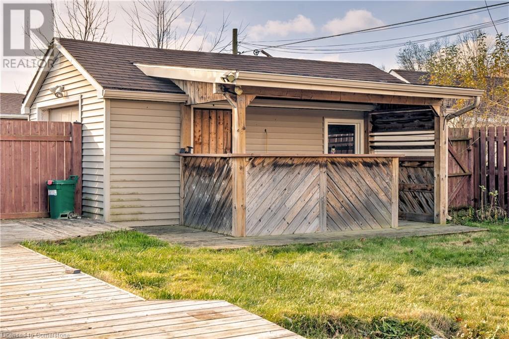 Photo 10 of 662 Harriet Street, Welland ON