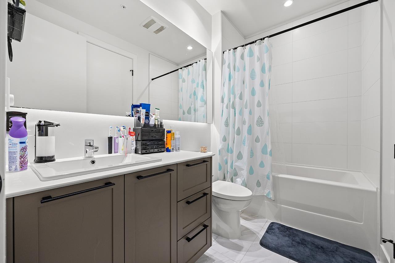 Photo 15 of 109 13929 105 Boulevard, Surrey BC