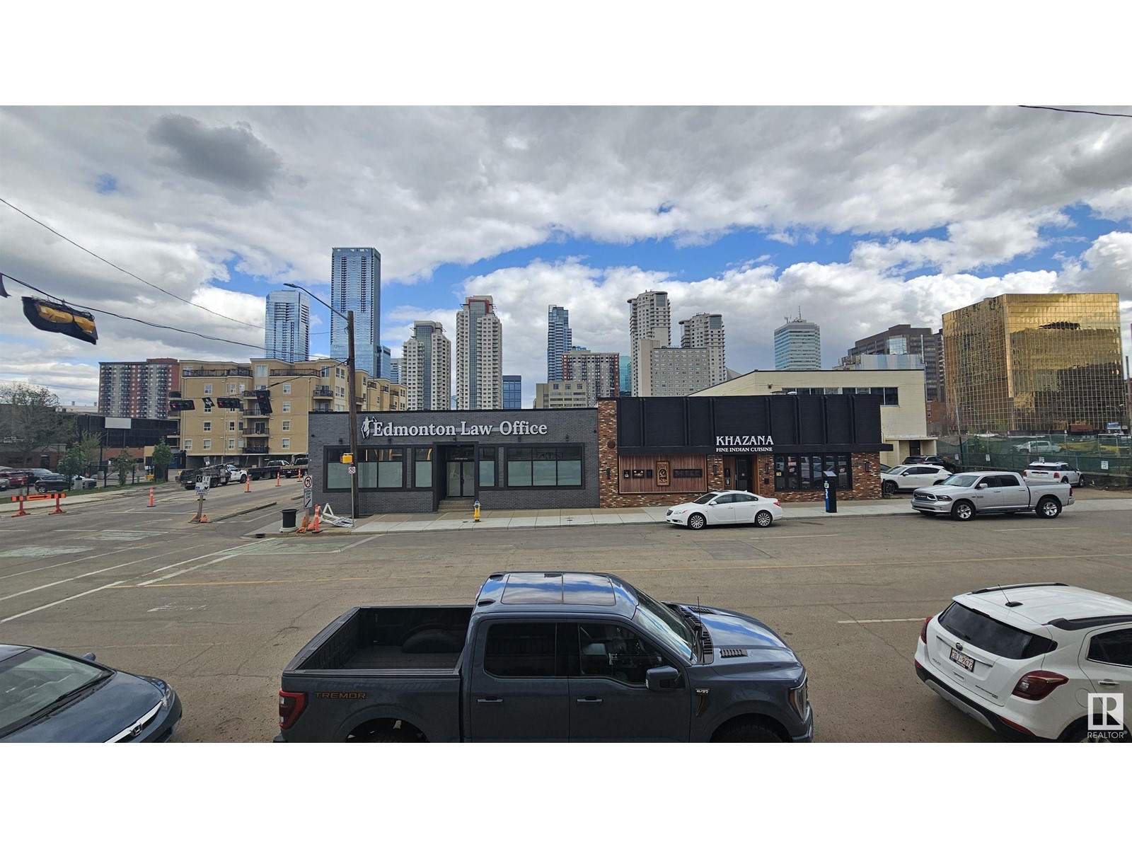 Photo 9 of 203 10707 102 Av Nw Nw, Edmonton AB