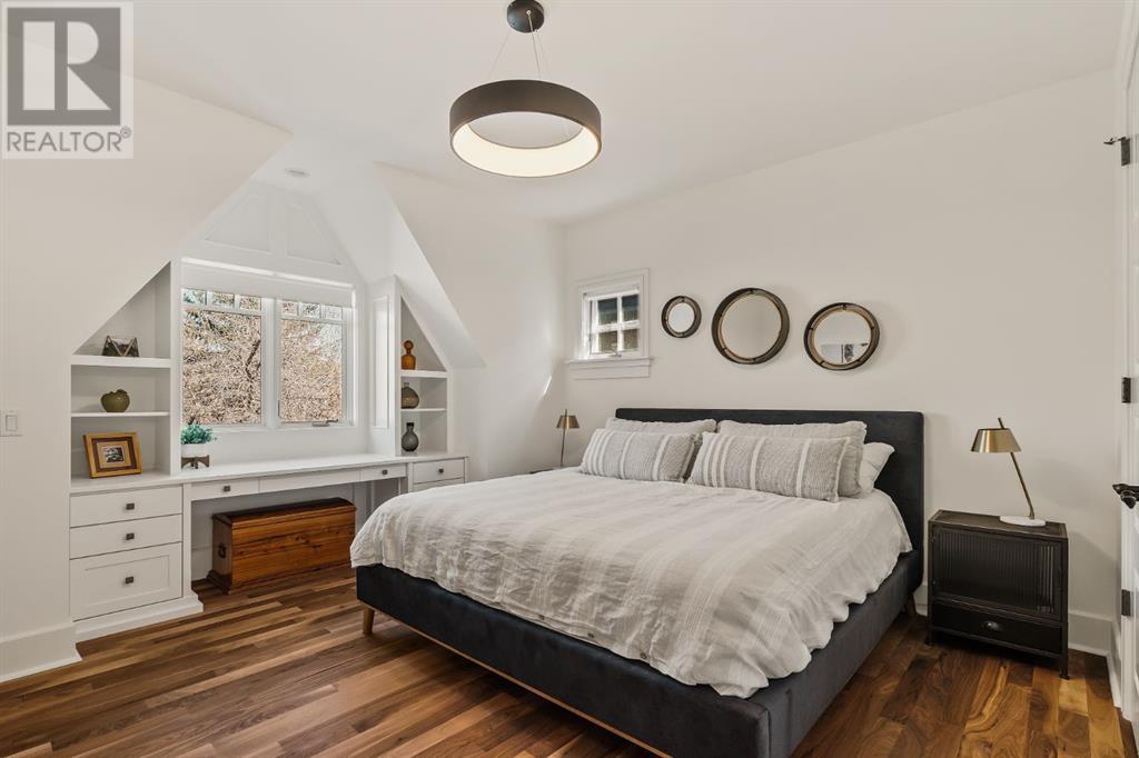 Single Family House for Sale in   Street SW Roxboro Calgary 