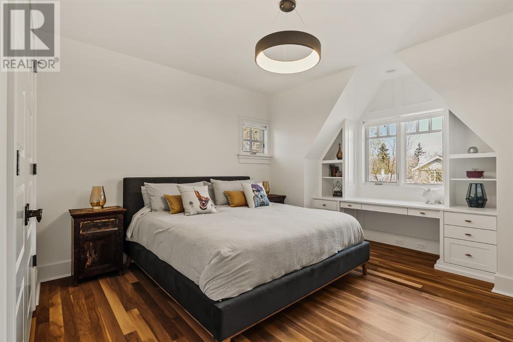 Single Family House for Sale in   Street SW Roxboro Calgary 