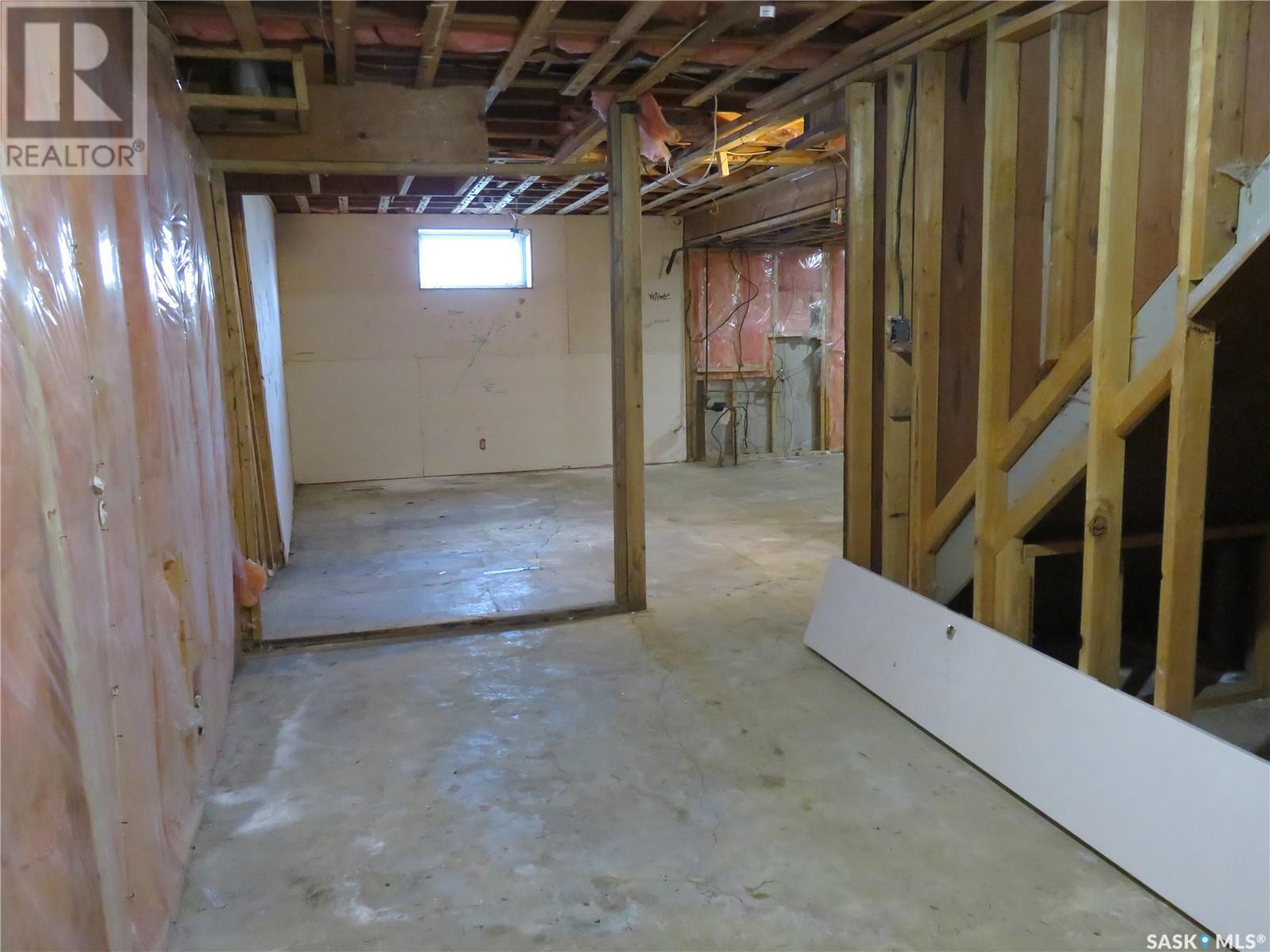 Photo 17 of 90 Turner Crescent, Regina SK