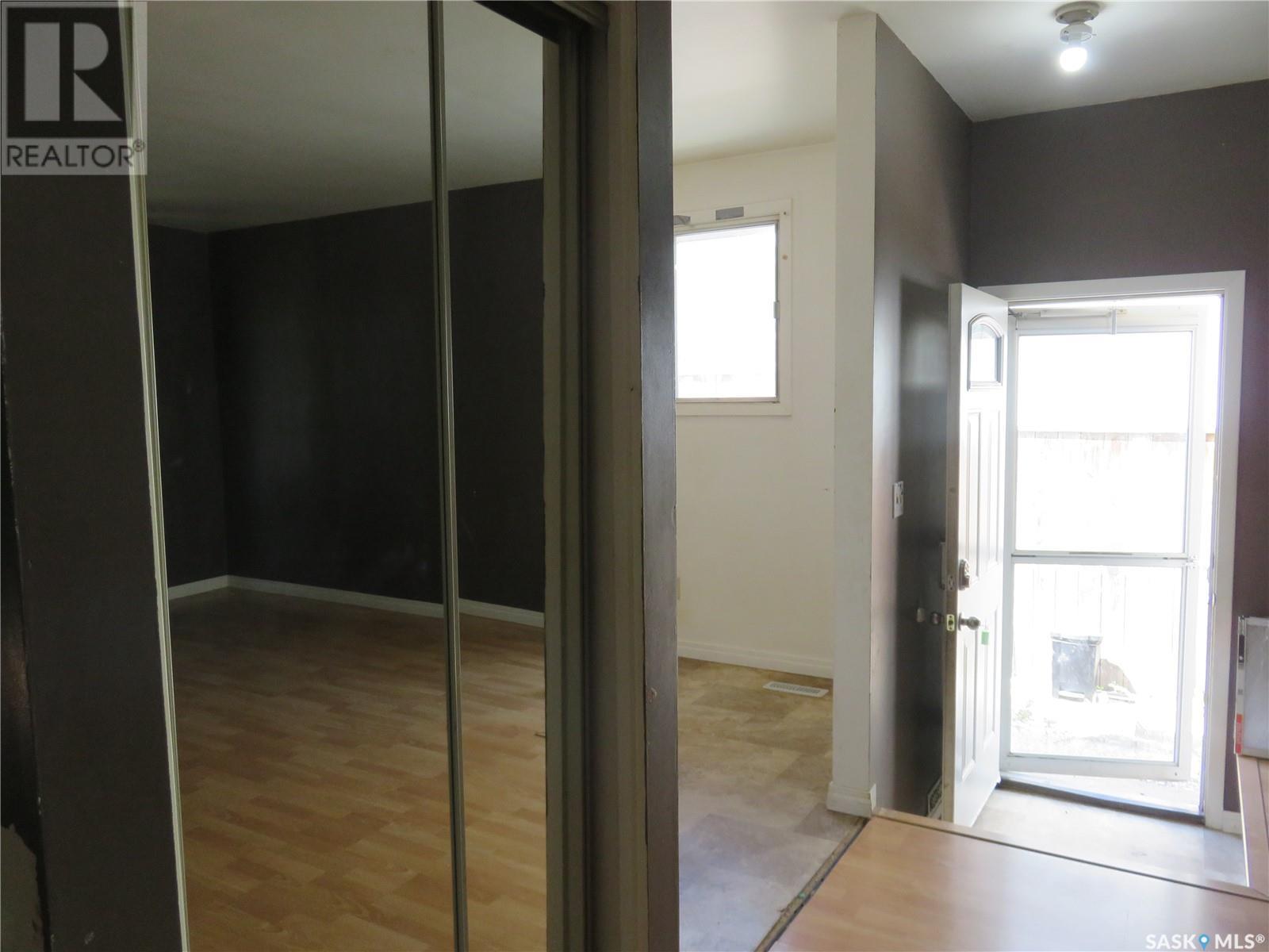 Photo 2 of 90 Turner Crescent, Regina SK