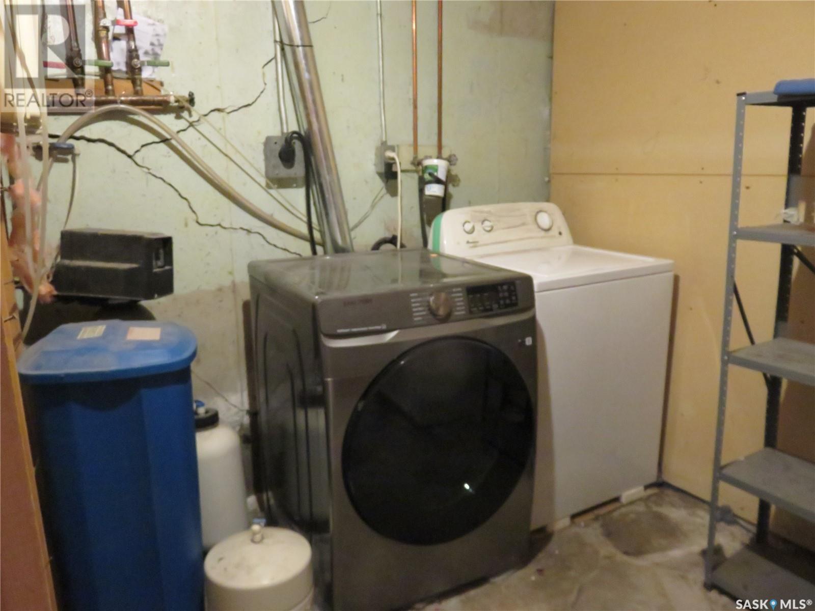 Photo 21 of 90 Turner Crescent, Regina SK