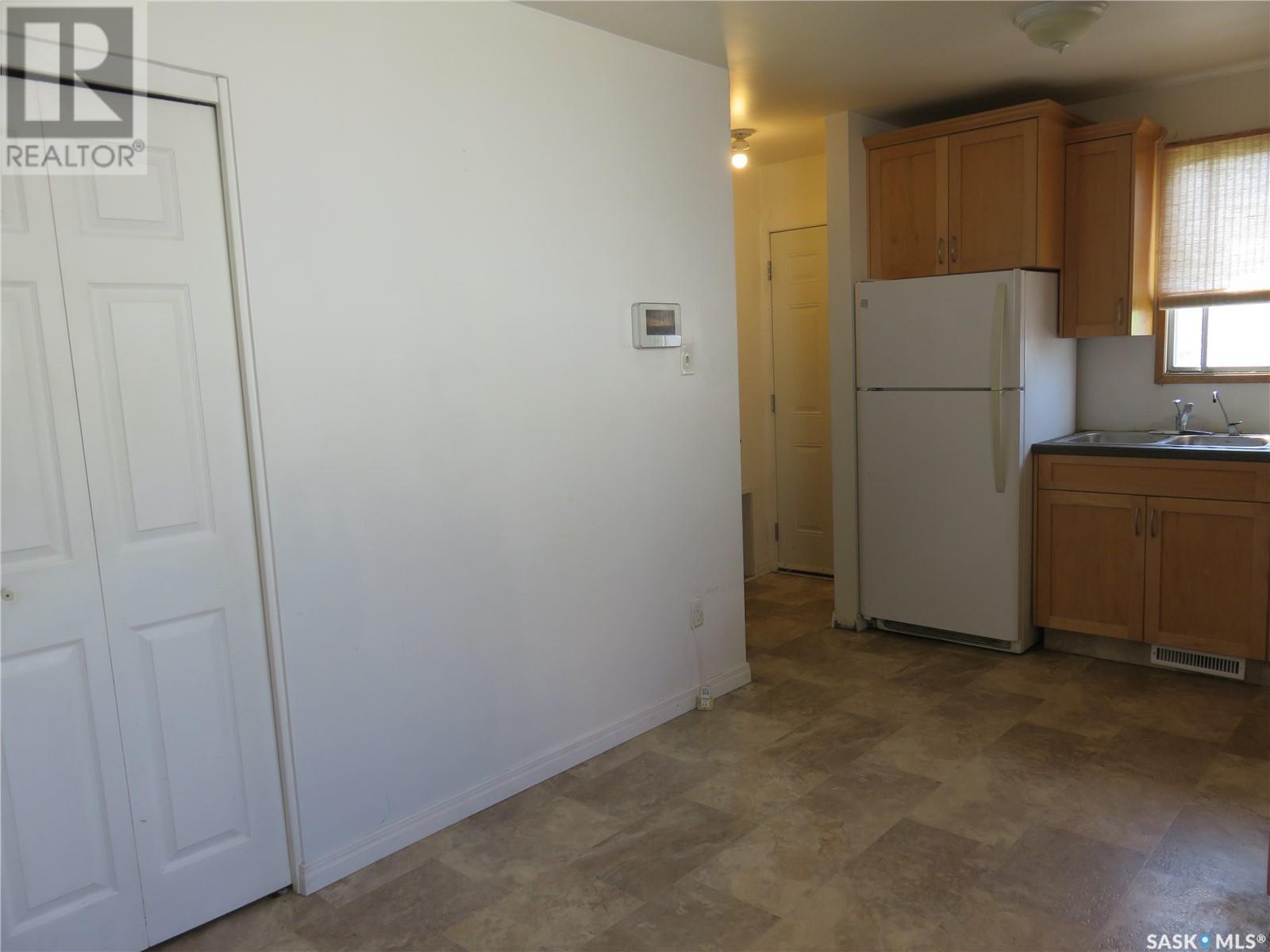 Photo 7 of 90 Turner Crescent, Regina SK