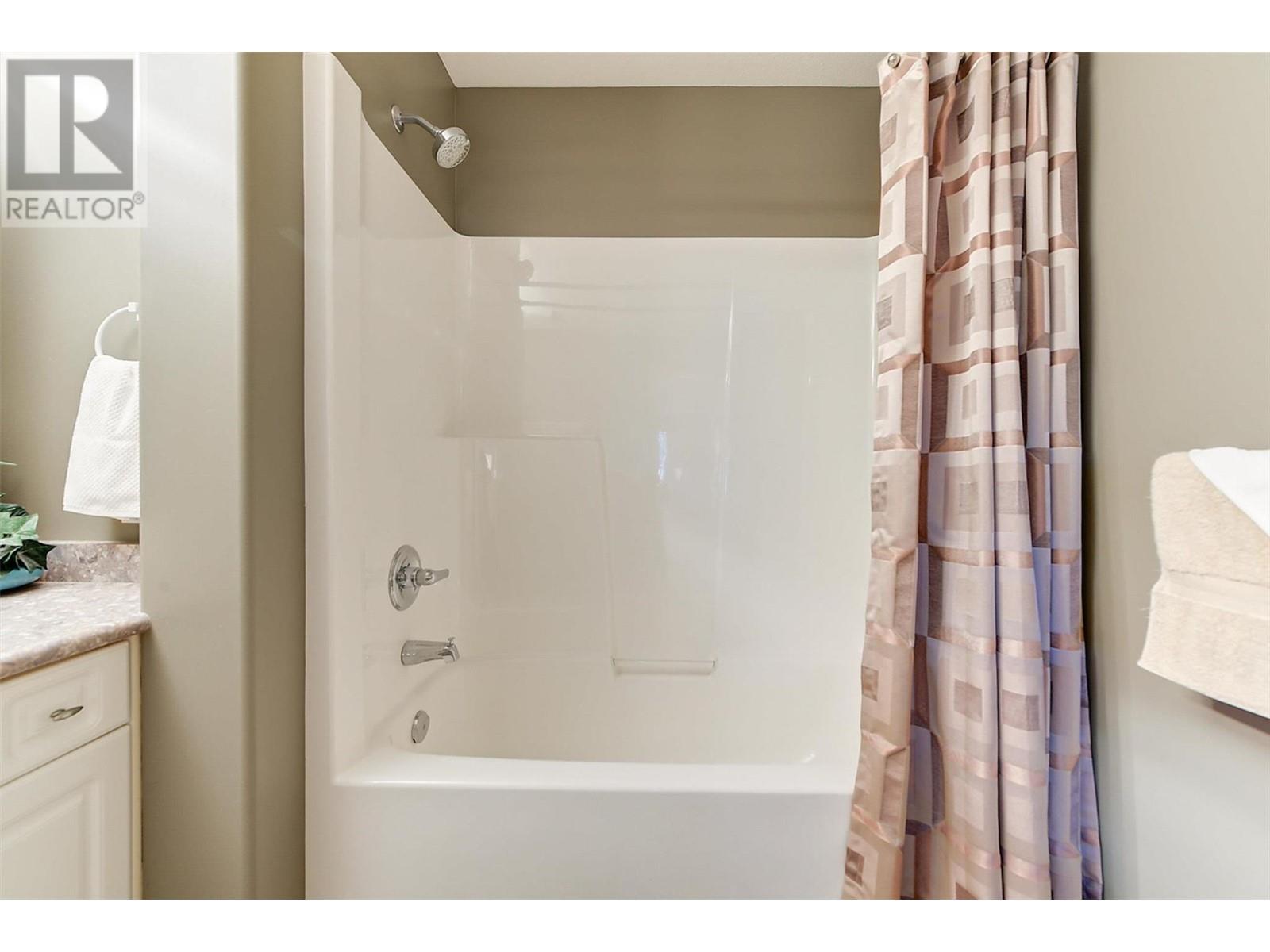 102 2300 Benvoulin Road, Kelowna