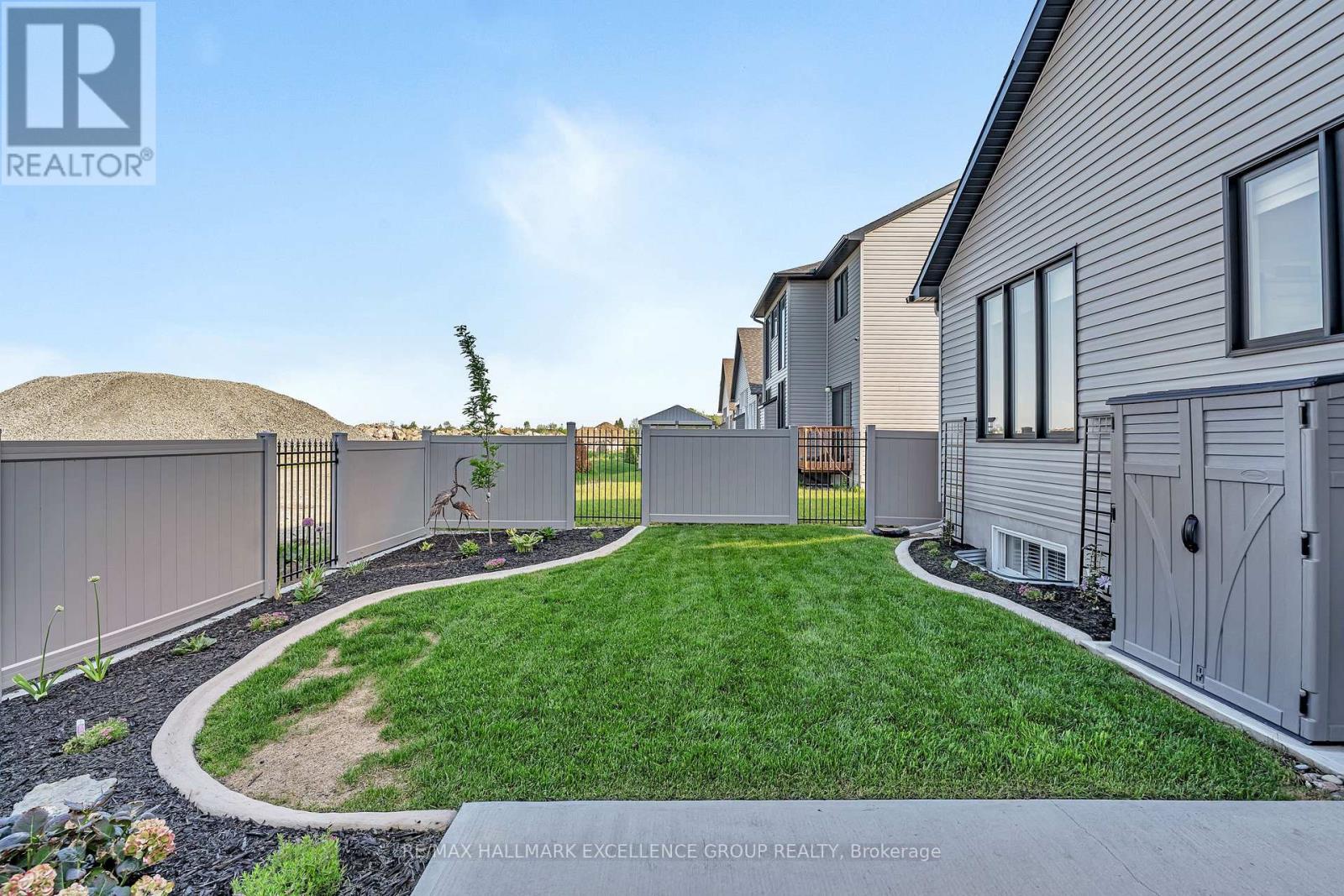 Photo 38 of 668 Cobalt Street, Clarencerockland ON