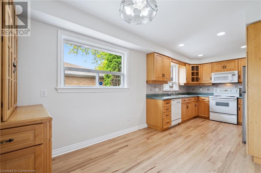 Photo 12 of 2237 Joyce Street, Burlington ON