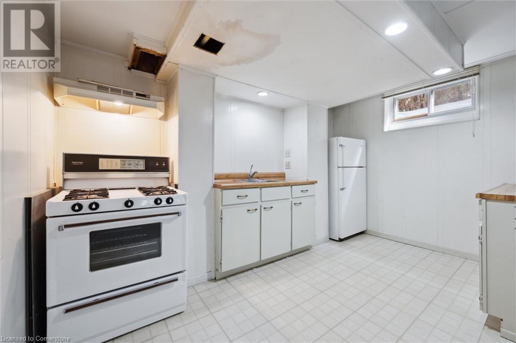 Photo 2 of 2237 Joyce Street, Burlington ON