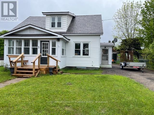 Photo 2 of 5 Main Street, Sundridge ON