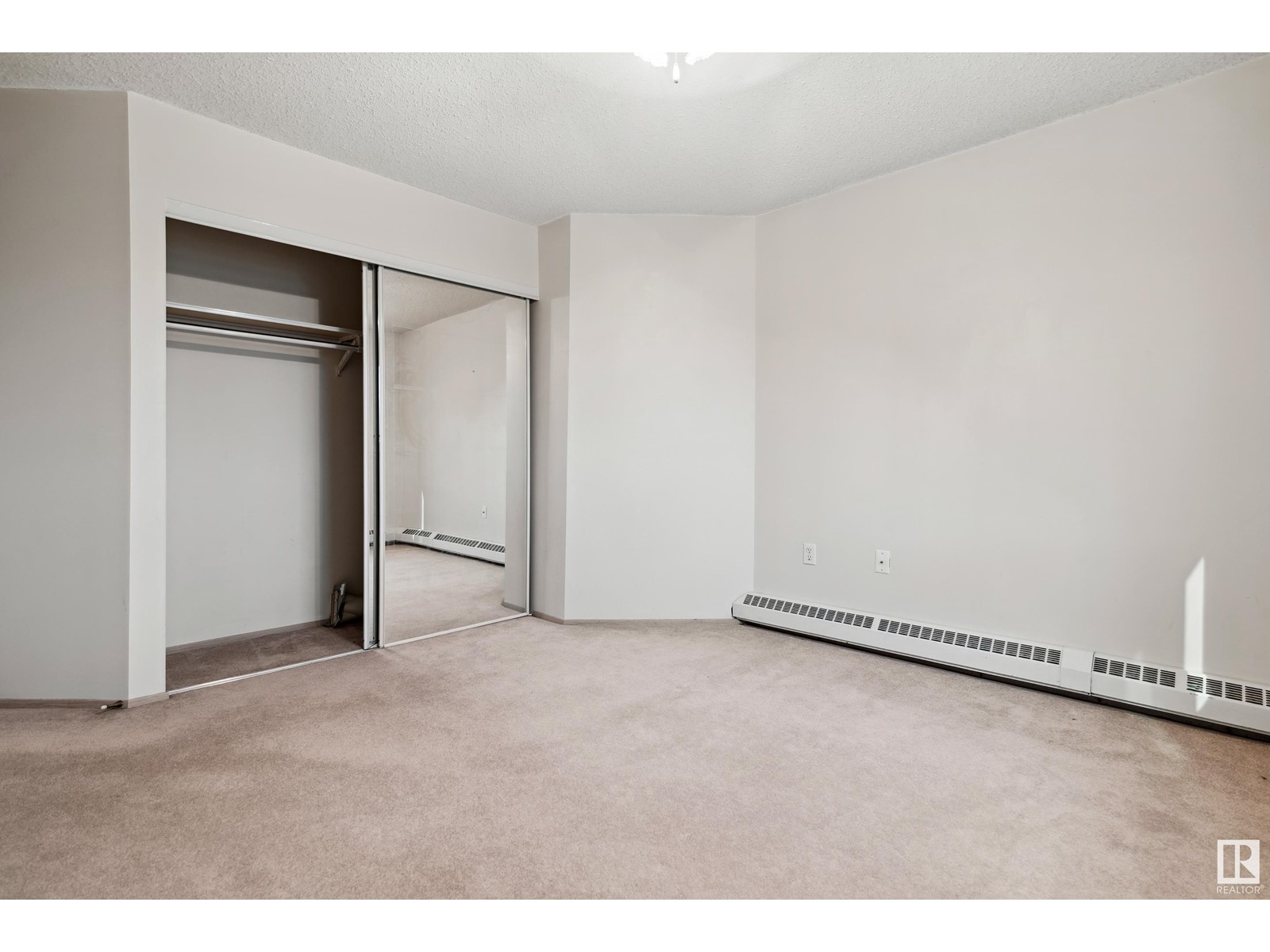 Photo 21 of 221 9620 174 St Nw, Edmonton AB