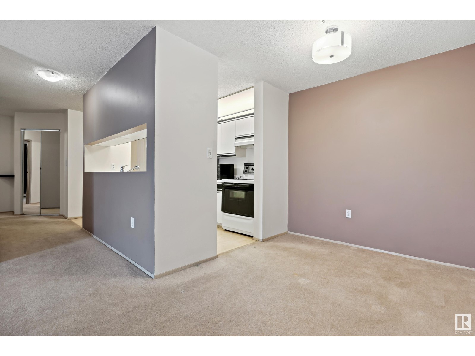 Photo 4 of 221 9620 174 St Nw, Edmonton AB