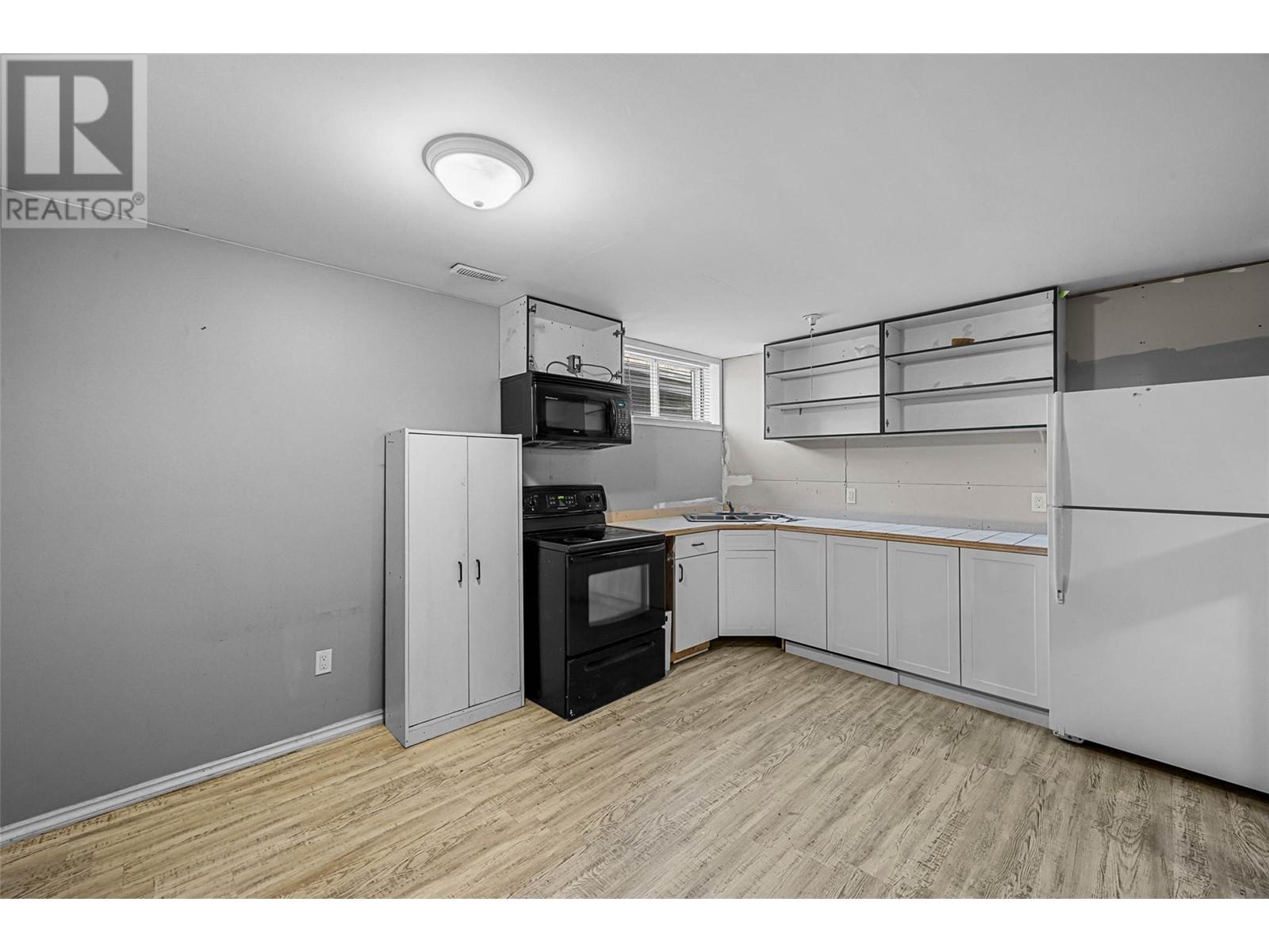 Photo 26 of 932 Singh Street, Kamloops BC
