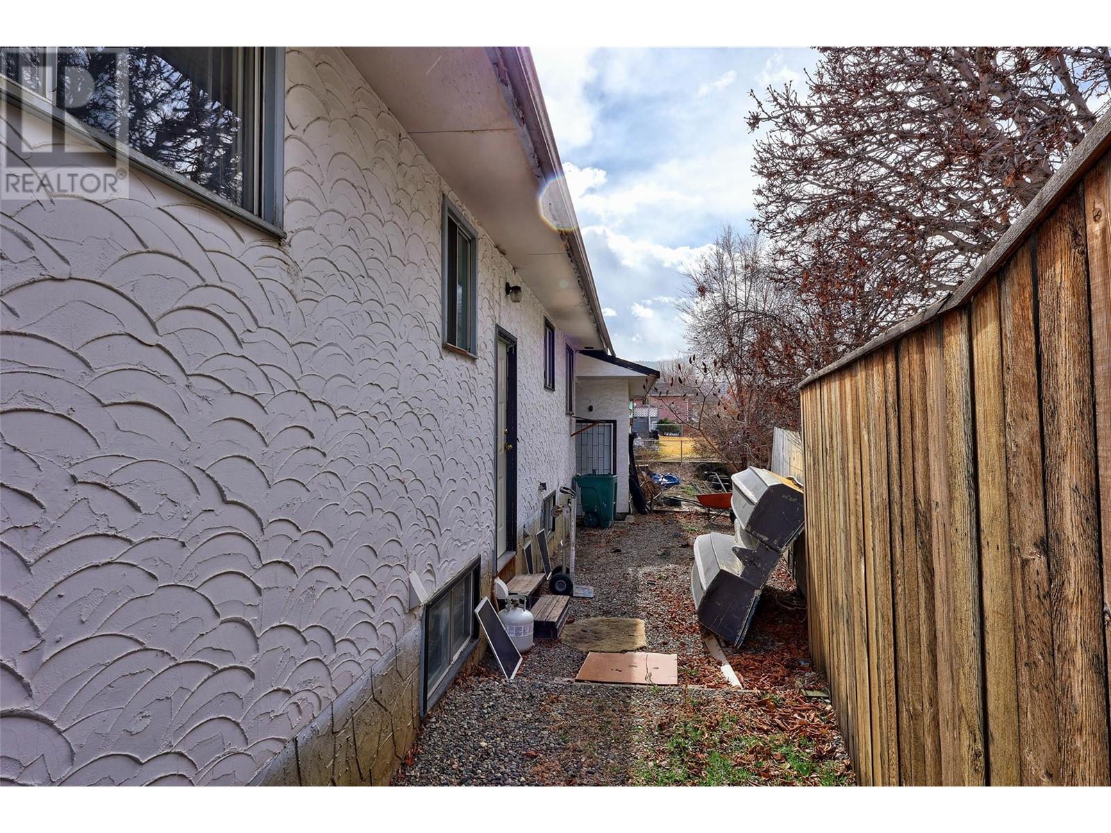Photo 4 of 932 Singh Street, Kamloops BC