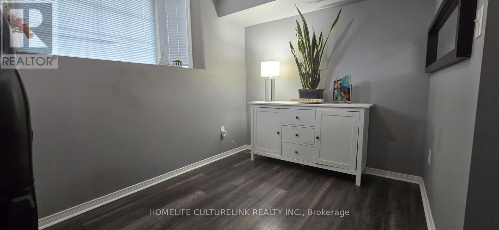 Photo 18 of 1 84 Petra Way E, Whitby ON