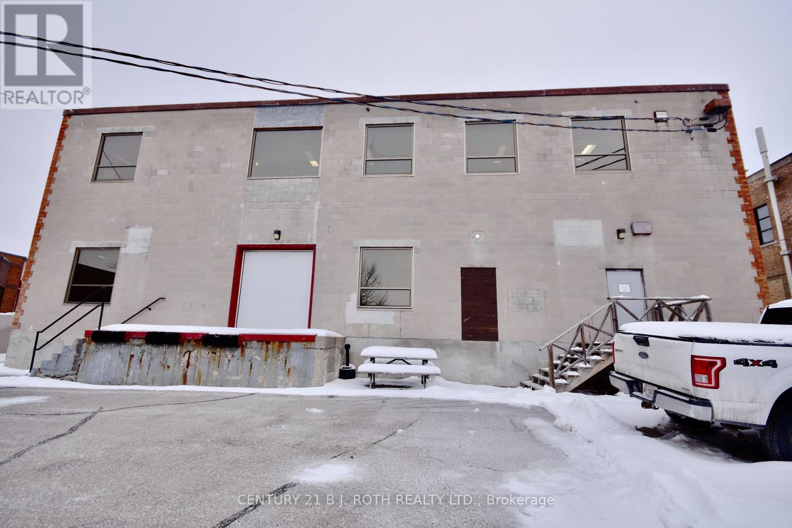Photo 12 of 31 Colborne Street E, Orillia ON