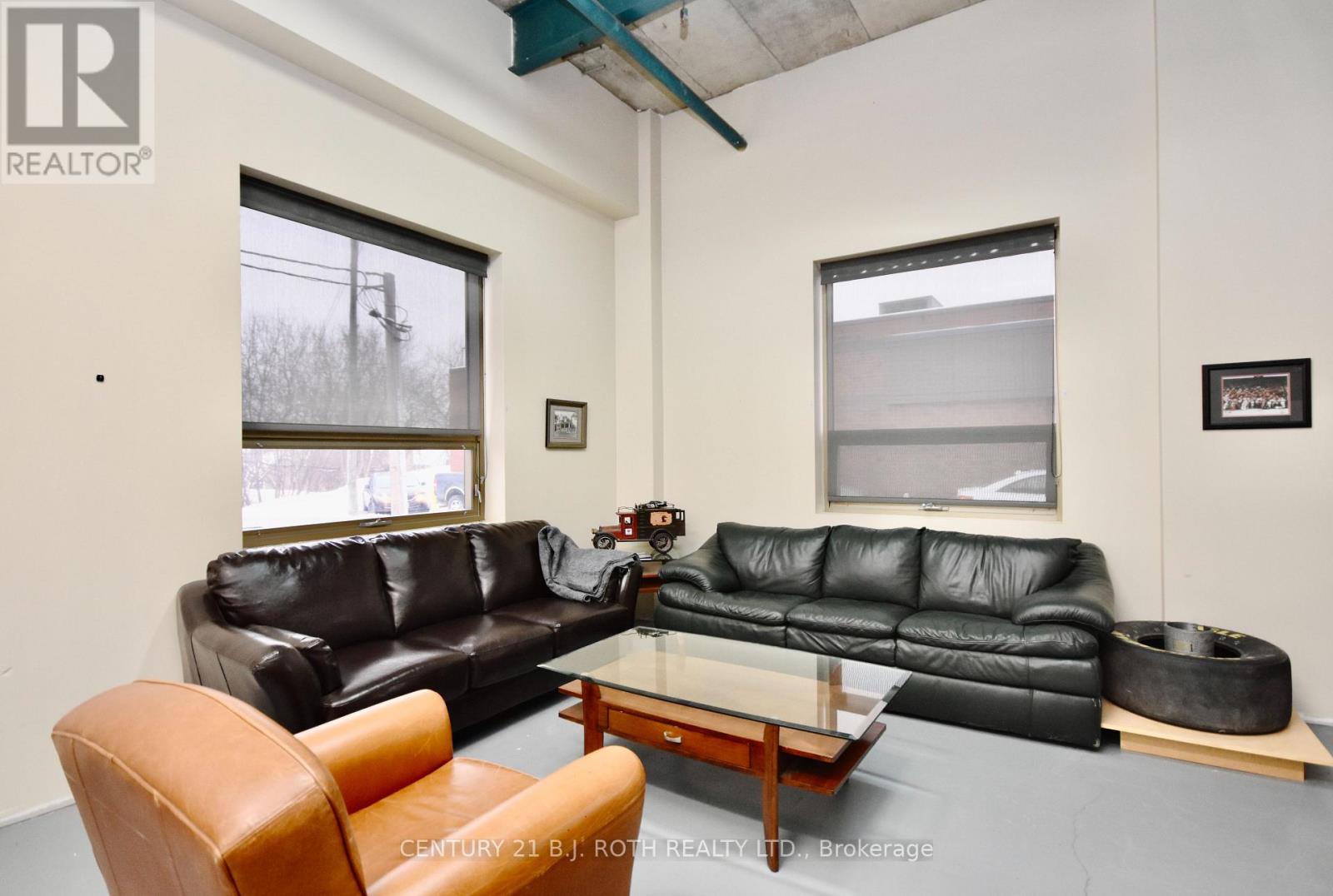 Photo 32 of 31 Colborne Street E, Orillia ON