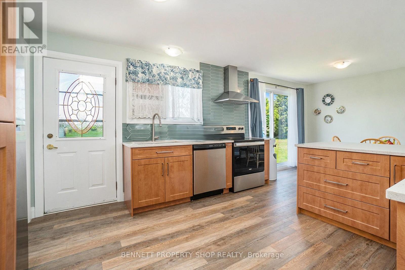 new flooring, all new stainless-steel aplliances