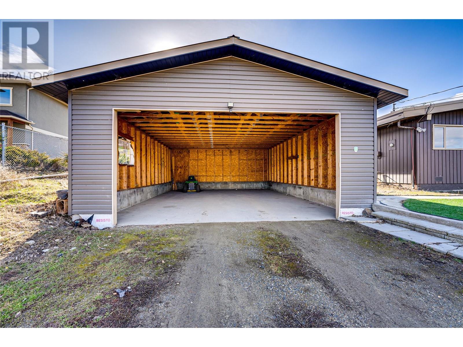  6650 Okanagan Avenue, Vernon