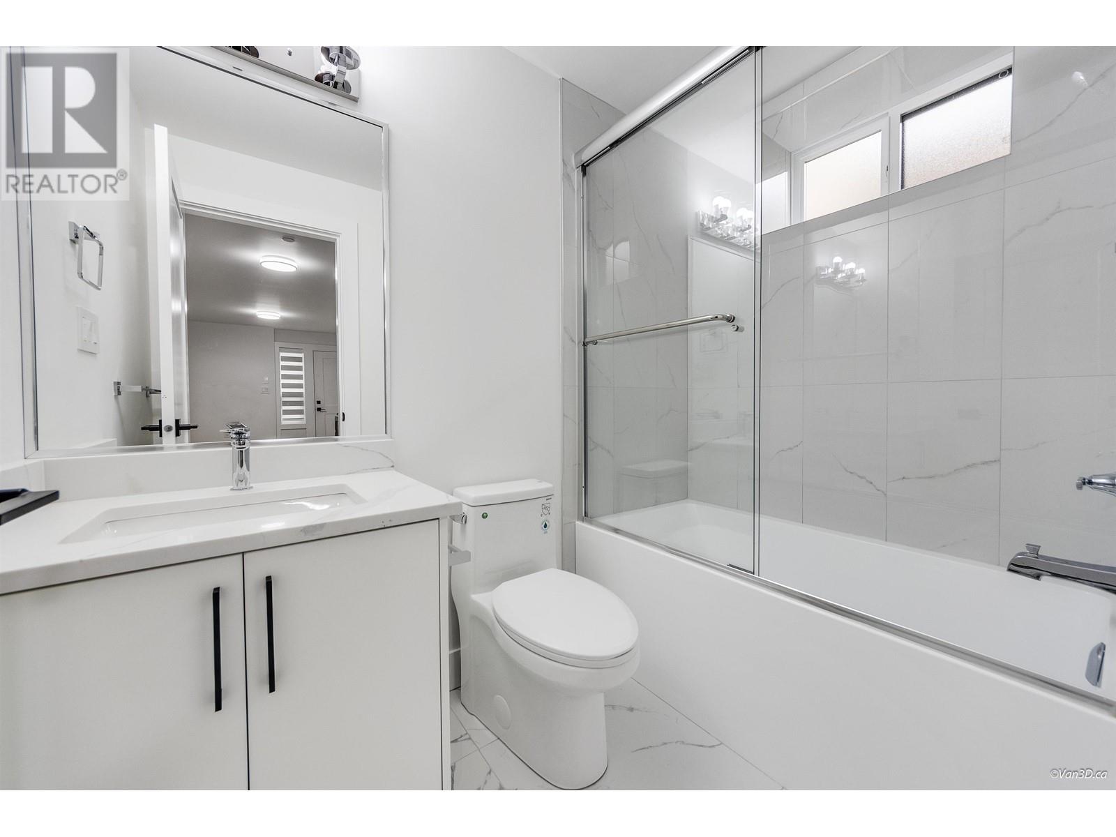 Photo 20 of 2995 E 17th Avenue, Vancouver BC