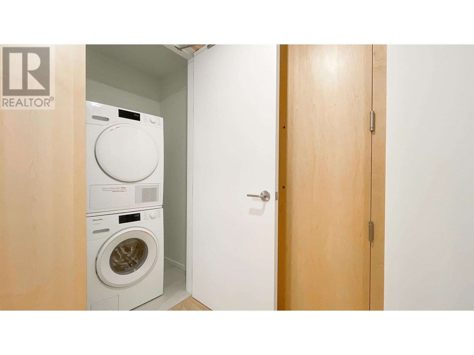 Photo 13 of 705 1568 Alberni Street, Vancouver BC