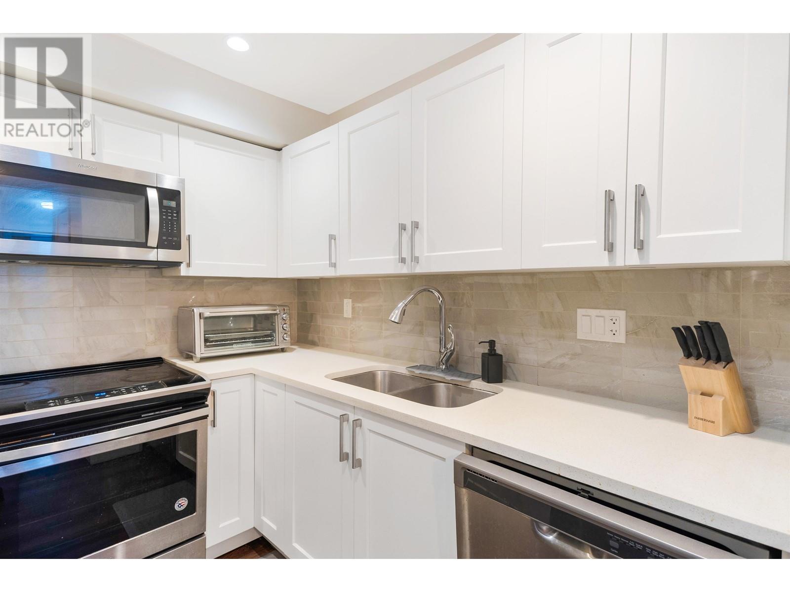 Photo 6 of 104 1990 Westminster Avenue, Port Coquitlam BC