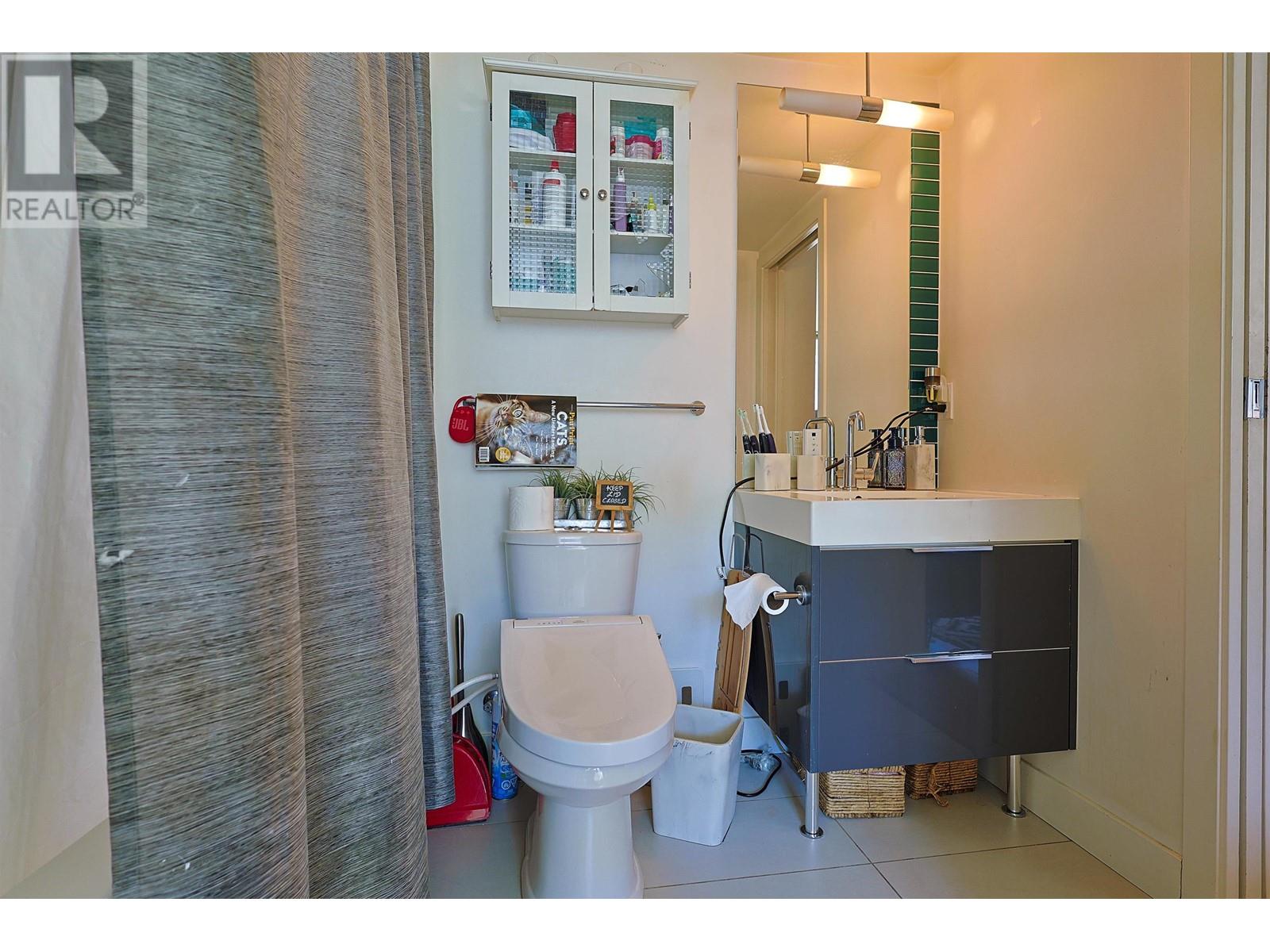 Photo 11 of 908 1325 Rolston Street, Vancouver BC